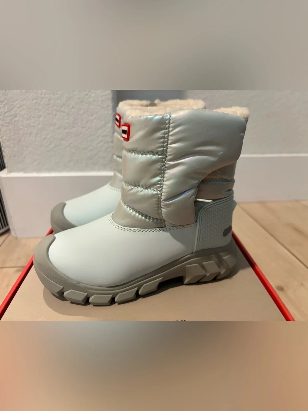 New in Box Hunter Girl's Intrepid Nebula Snow Boot